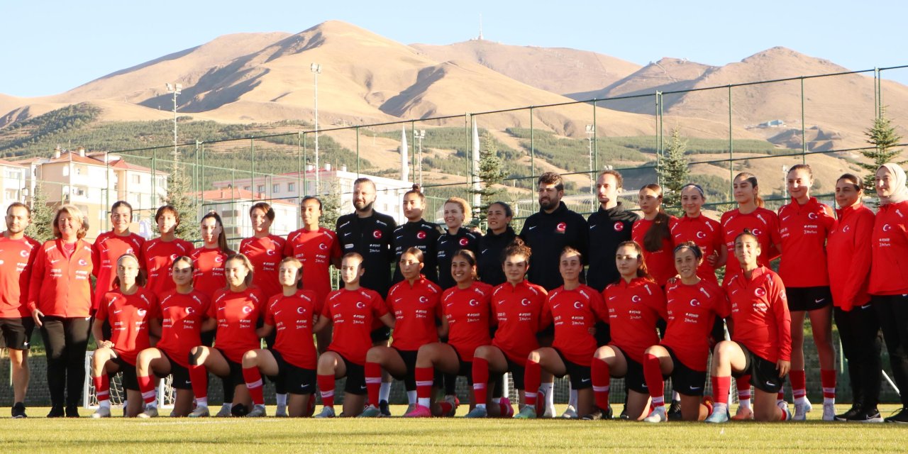 U19 Kadın Futbol Milli Takımı, Erzurum'da Kampa Girdi