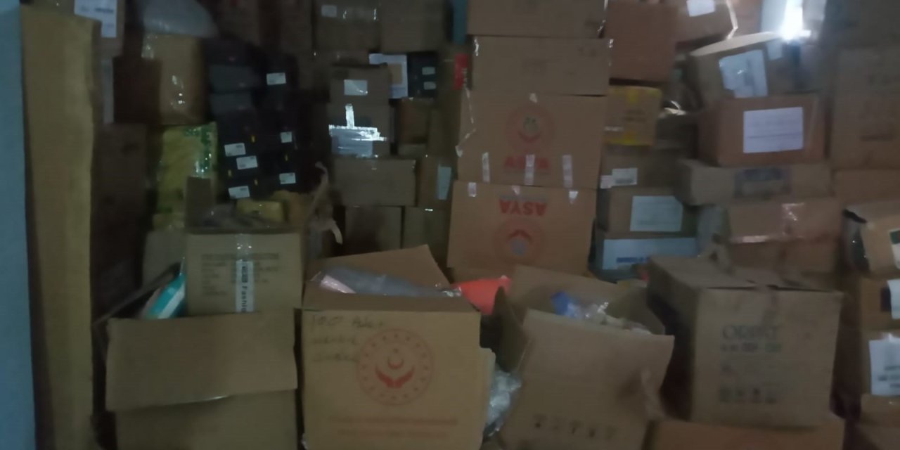 Hatay'da 30 Milyon Lira Değerindeki Yardım Kolilerini Depolayan Şüpheli Yakalandı