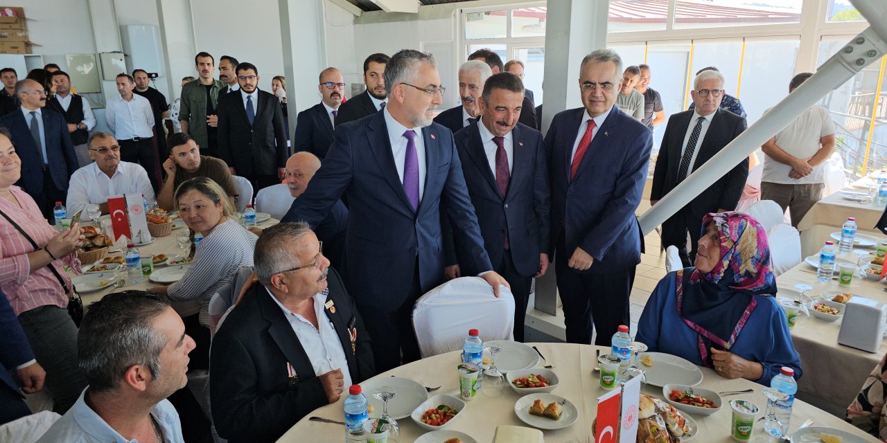 Bakan Işıkhan: Ak Parti Seçimden Seçime Değil, Her Gün Milletle Birlikte Olan Bir Parti (2)