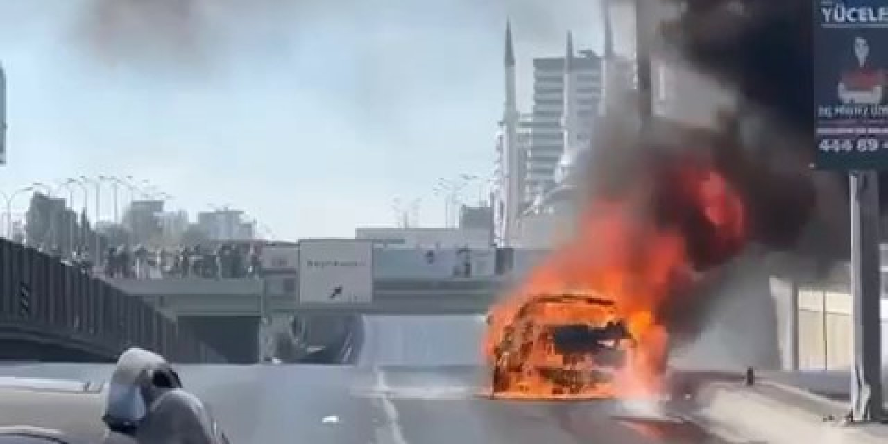 Bakımdan Aldığı Otomobil 5 Kilometre Sonra Yandı