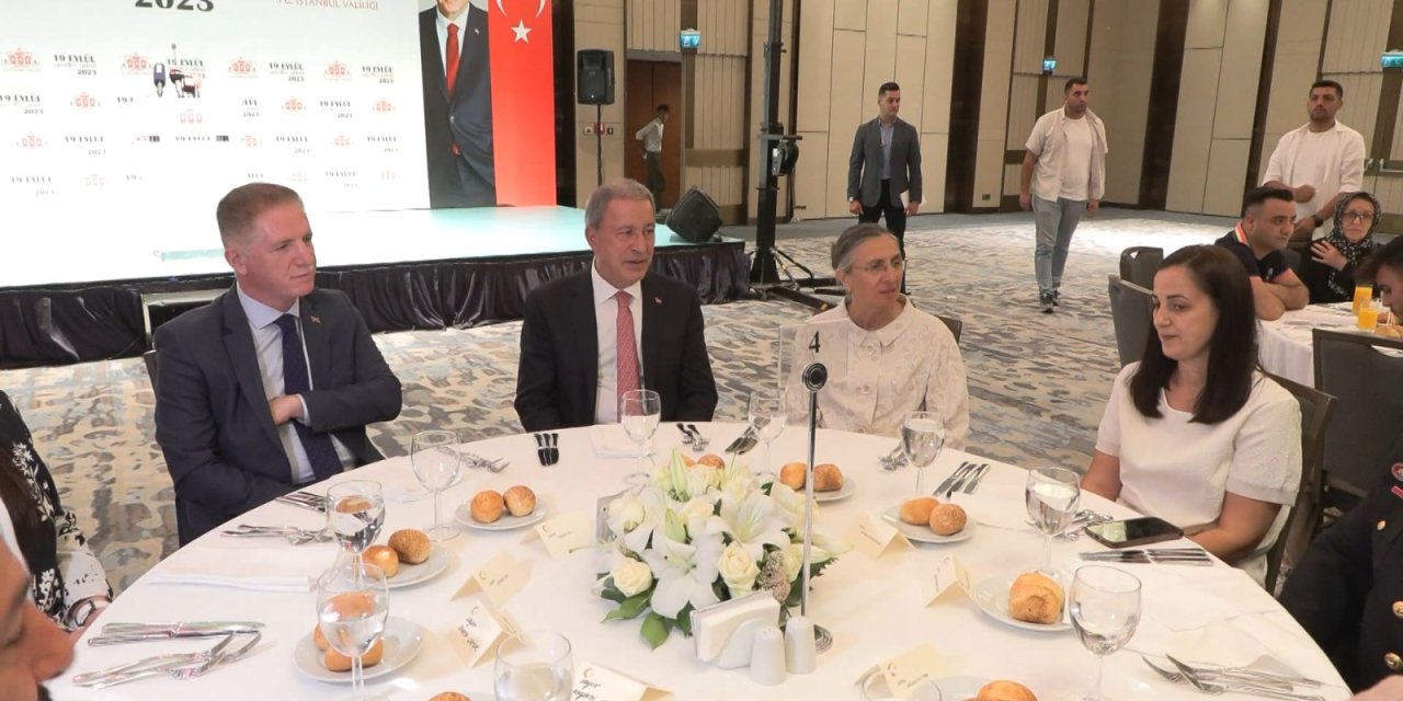 Hulusi Akar: Dileğimiz Ermenistan'ın Uzatılan Barış Elini Boş Döndürmemesi