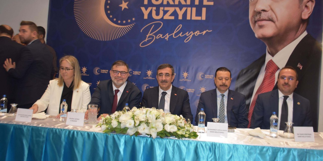 Cumhurbaşkanı Yardımcısı Yılmaz, İzmir'de