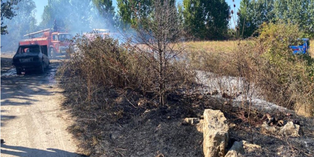 Taşla Öldürüp, Cesedi Koyduğu Otomobili De Yaktı