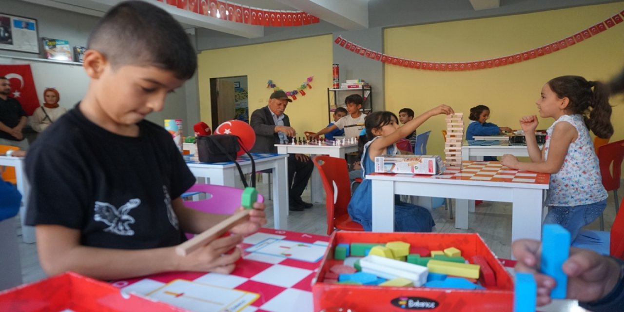 Ölen Çocuklarının İsmi, Yaptırdıkları Sınıfa Verildi