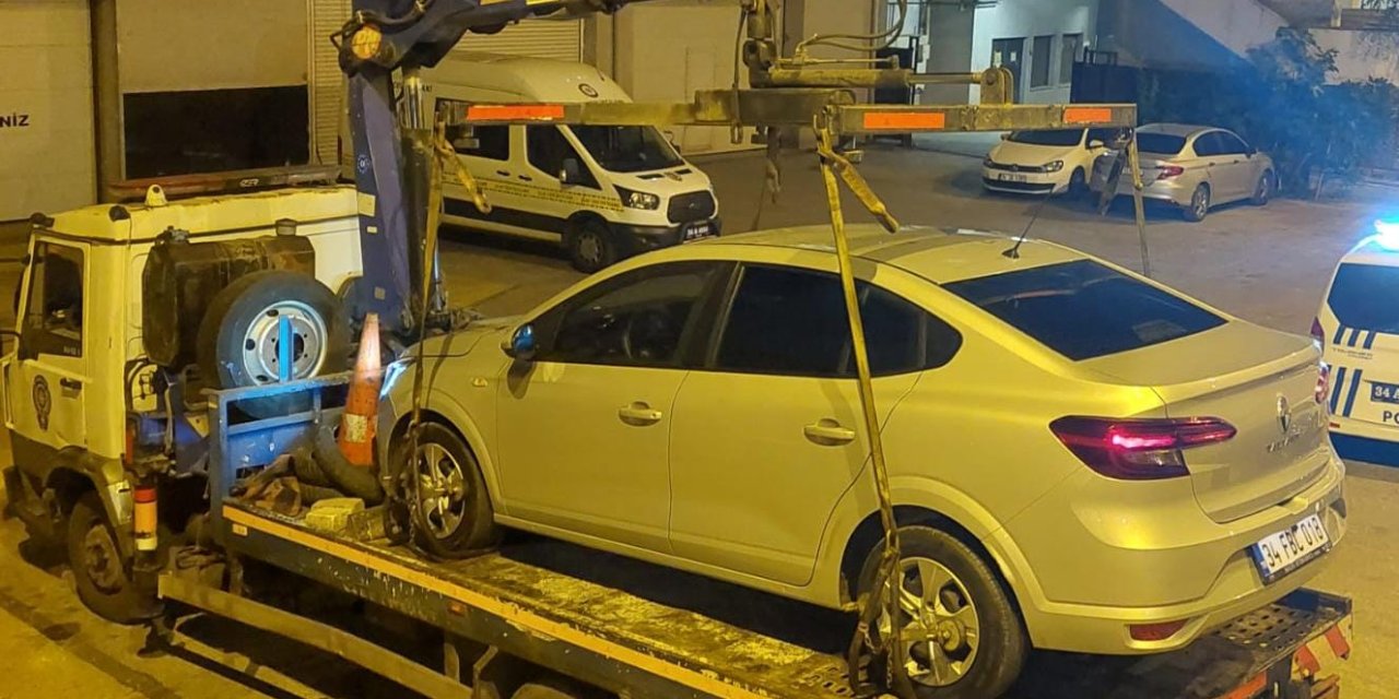 Beylikdüzü'ndeki Saldırı: Terk Edilen Araçtan Suikast Silahları Çıktı