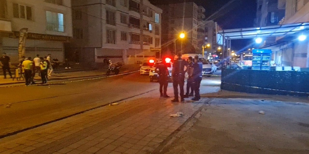 Ev Yemekleri Yapan Kadın, İş Yerinin Önüne Gelen Kadın Tarafından Tabancayla Vuruldu