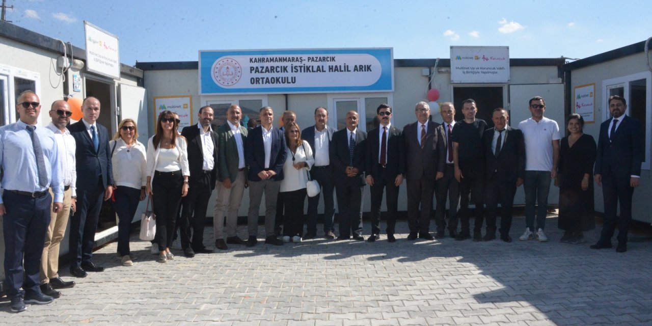 Depremde Yıkılan Okul Yerine Konteyneri Yapıldı; Eğitim Devam Ediyor