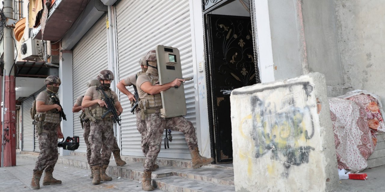 Mersin'de Göçmen Kaçakçılığı Operasyonu: 7 Gözaltı