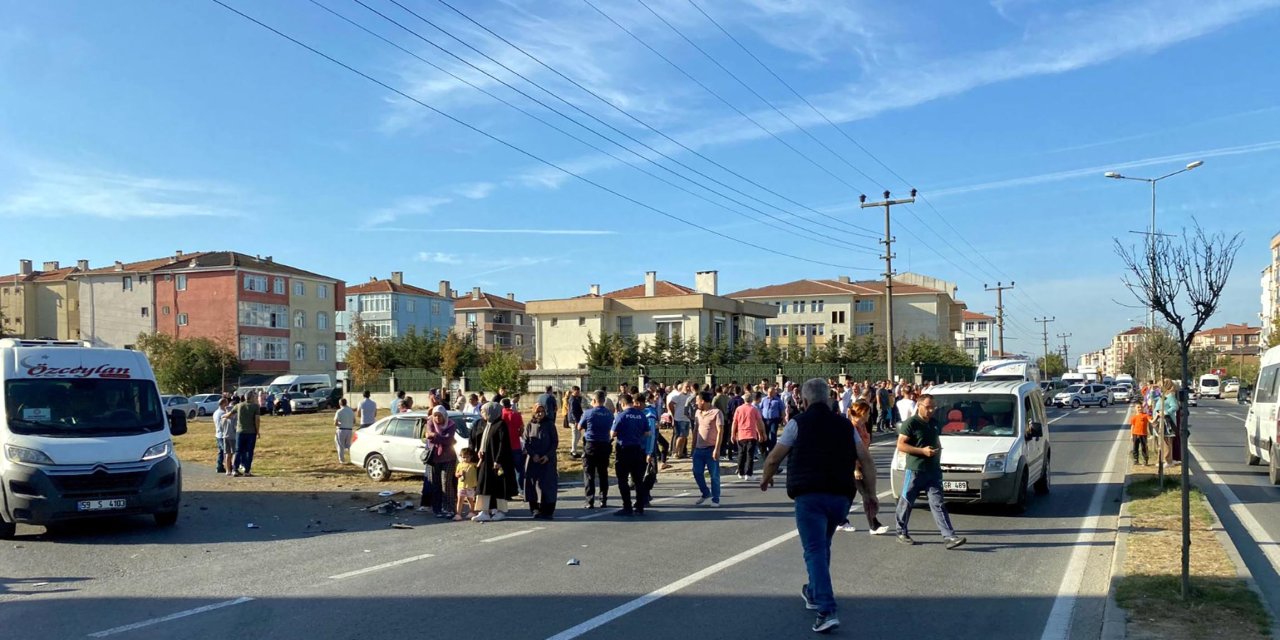 Okula Giderken Otomobilin Çarptığı Çocuk, Ağır Yaralandı