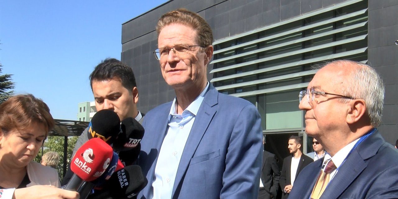 Büyükelçi Meyer-landrut, Ulaşımda Çeşitlilik İçin Pedal Çevirdi