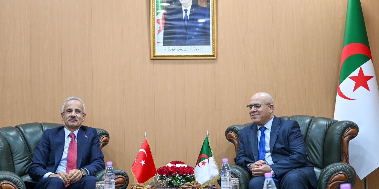 Bakan Uraloğlu, Cezayirli Mevkidaşı Cherfa İle Görüştü