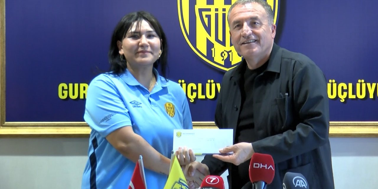 Ankaragücü Başkanı Faruk Koca, Madalyalı Sporcularla Bir Araya Geldi