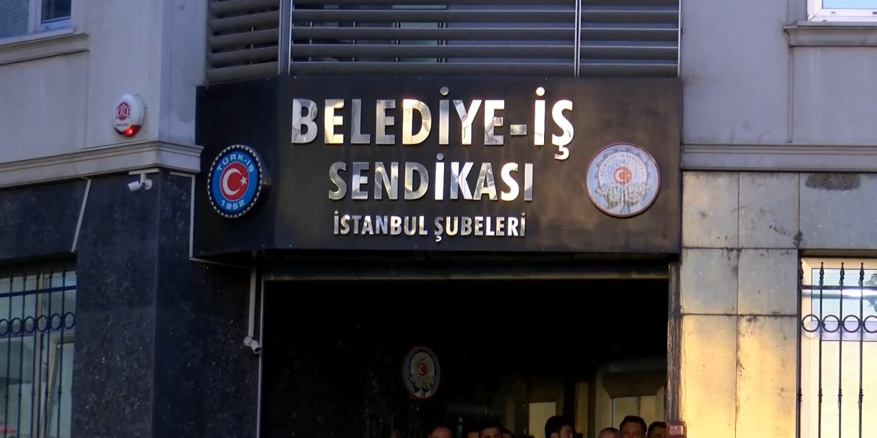 İbb İle İmzalanan Toplu Sözleşmeyi Reddeden Çalışanlar Eylem Yaptı