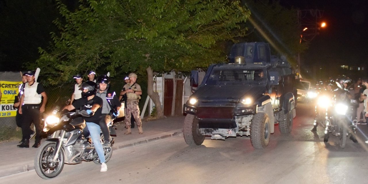 Adana'da Narkotik Uygulamasında 2 Gözaltı