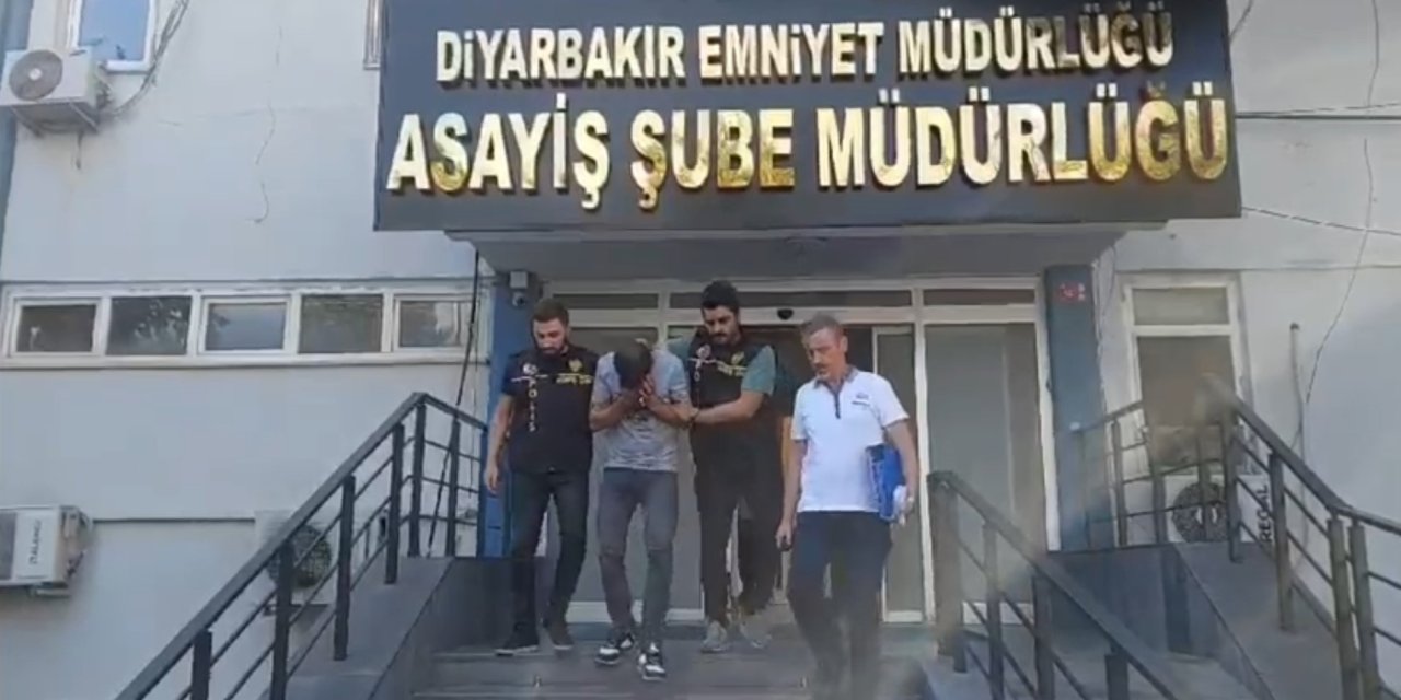 Atm'lerde Yardım Bahanesiyle 13 Kişinin Kartını Çalıp, Dolandan Şüpheli Yakalandı