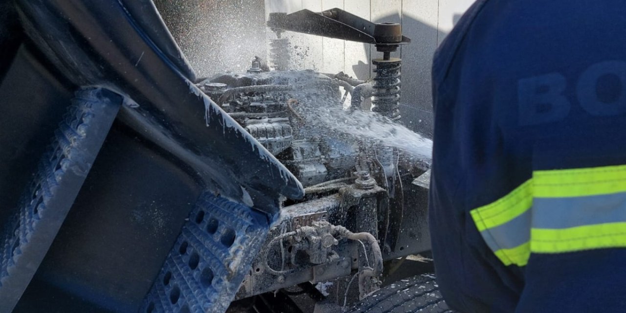 Dinamit Yüklü Kamyonetteki Yangın, Büyümeden Söndürüldü