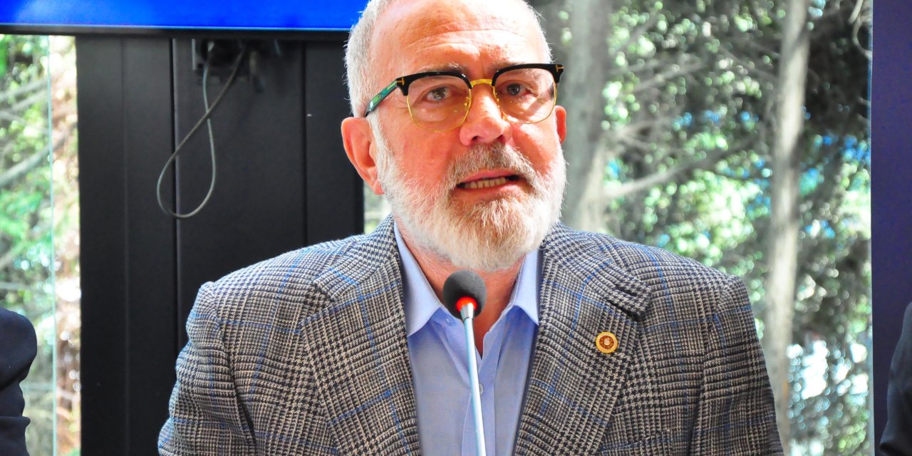 Ak Parti'li Yenişehirlioğlu: Türkiye'ye Darbe Anayasası İle Yönetilmek Yakışmıyor