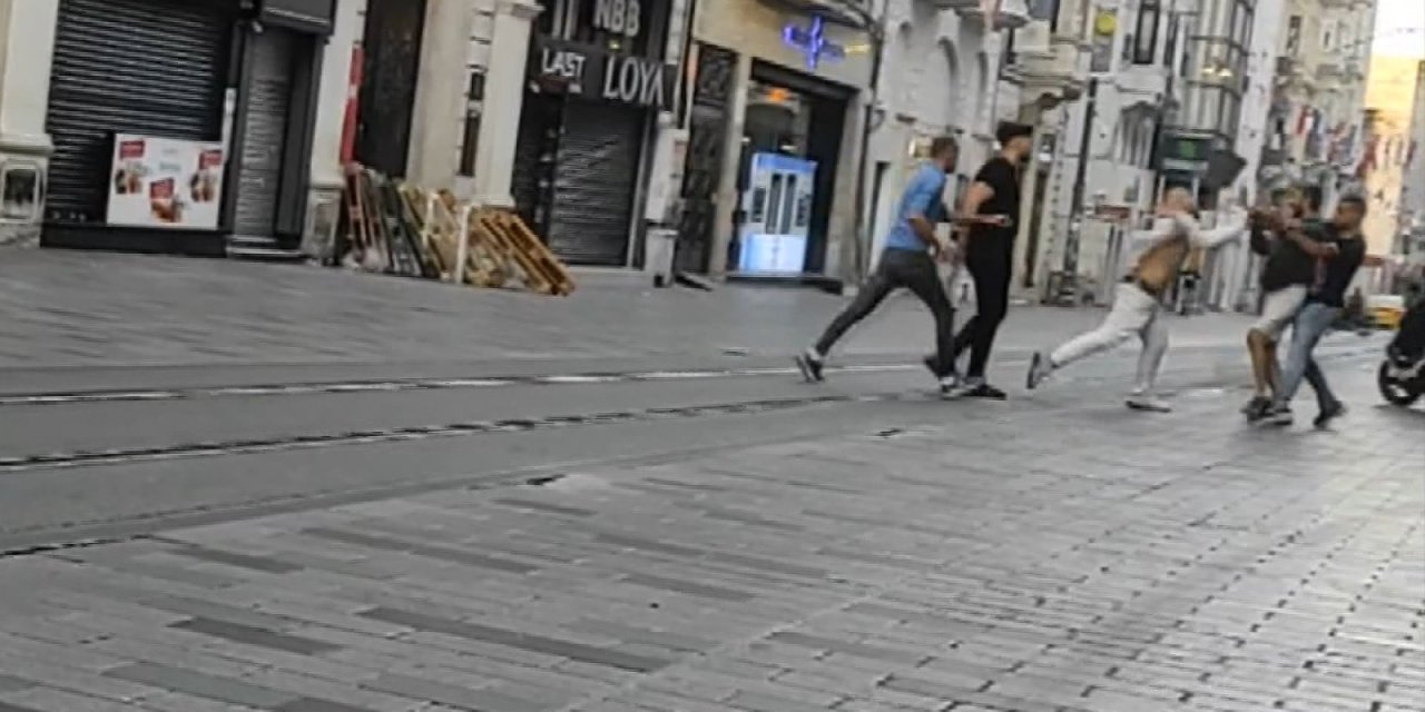 İstiklal Caddesi'nde Kavga Kamerada