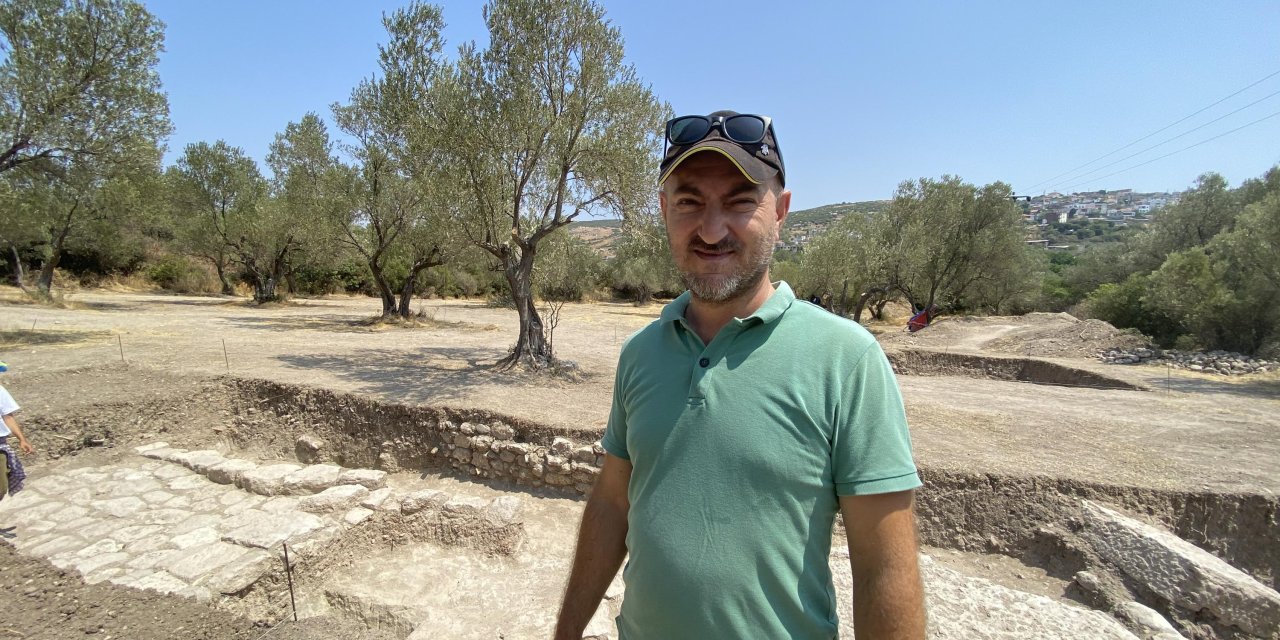 Apollon Smintheion Kutsal Alanı'ndaki Kazılarda 2 Bin Yıllık Mezarlık Gün Yüzüne Çıkarılıyor