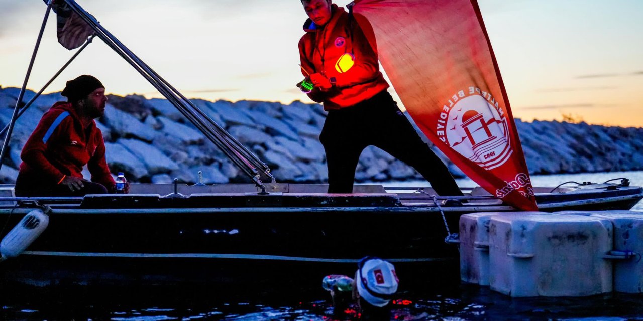 Kadına Yönelik Şiddete Karşı Farkındalık İçin 24 Saat Aralıksız Yüzdü