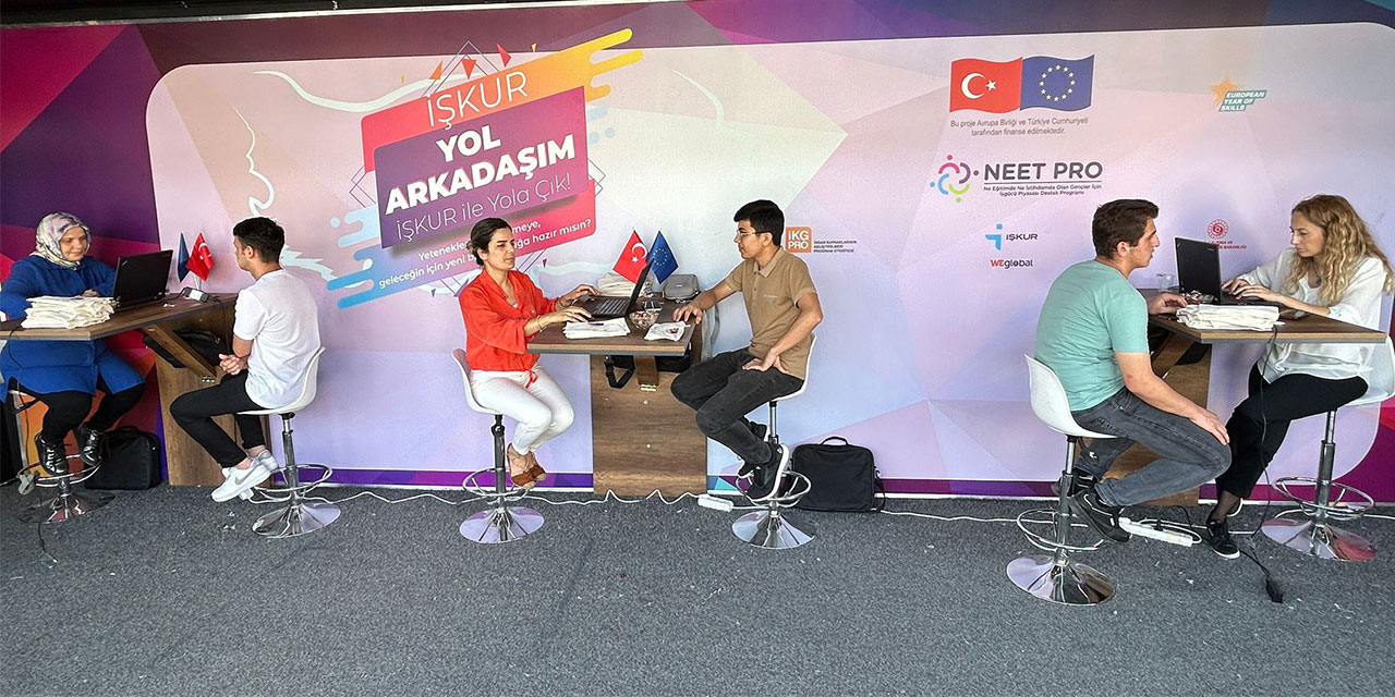 İŞKUR'un 'Yol Arkadaşım' tırı Rize’de