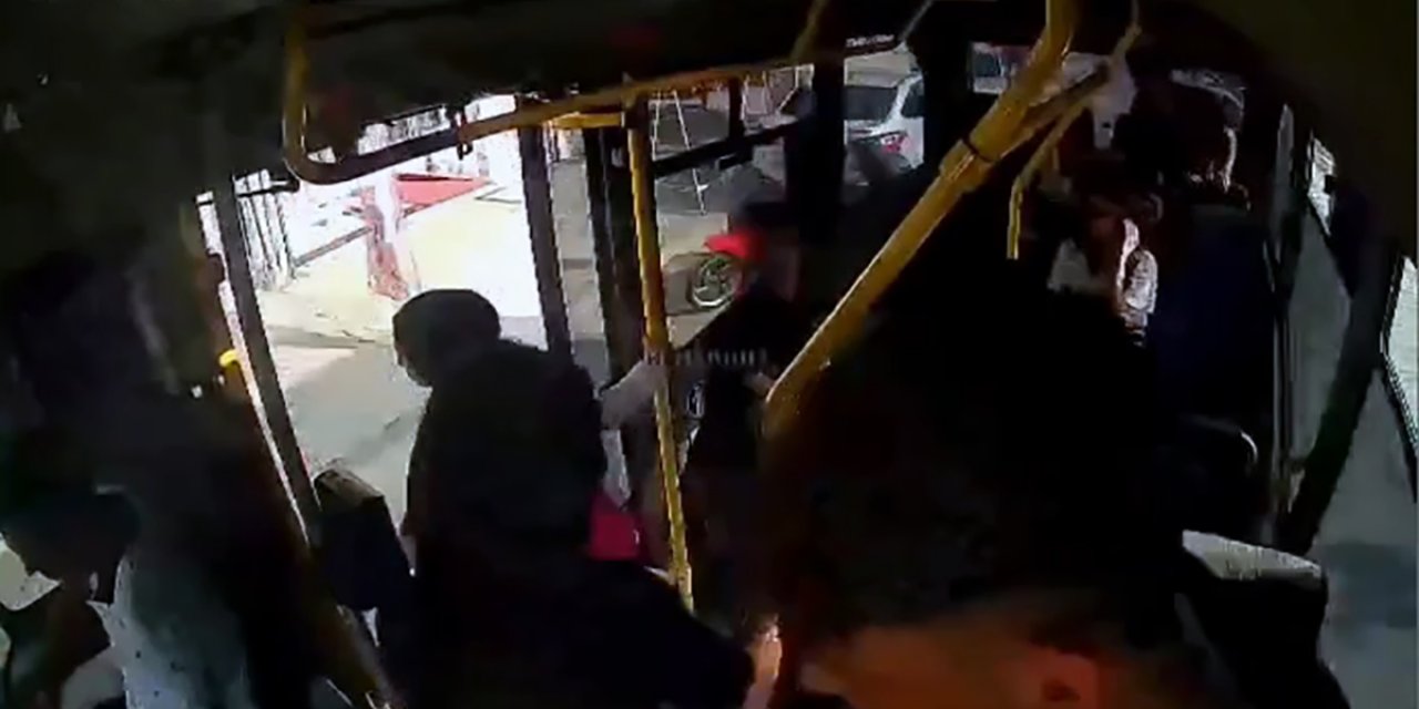 Buse, Hareket Halindeki Dolmuşun Açık Kapısından Düşüp Yaralandı