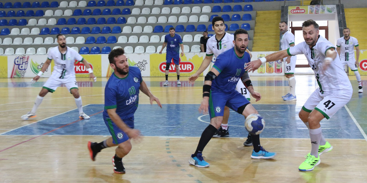 Rize Belediyespor Sakarya’ya Direnemedi