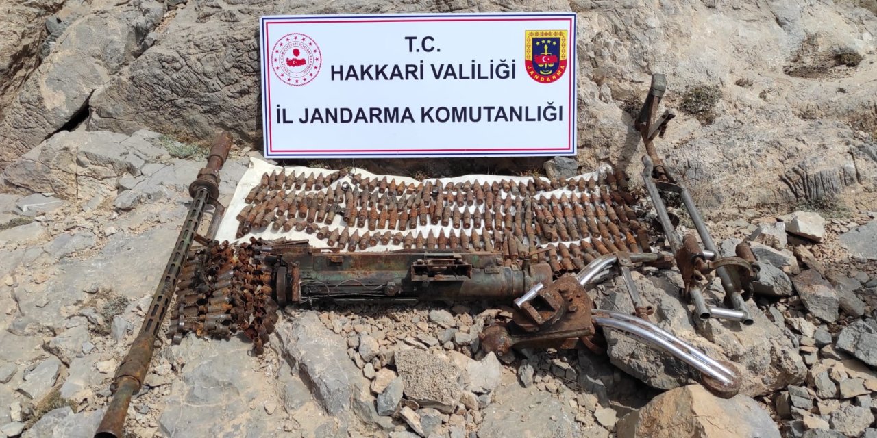 Hakkari'de Pkk'nın Cephaneliği Ele Geçirildi