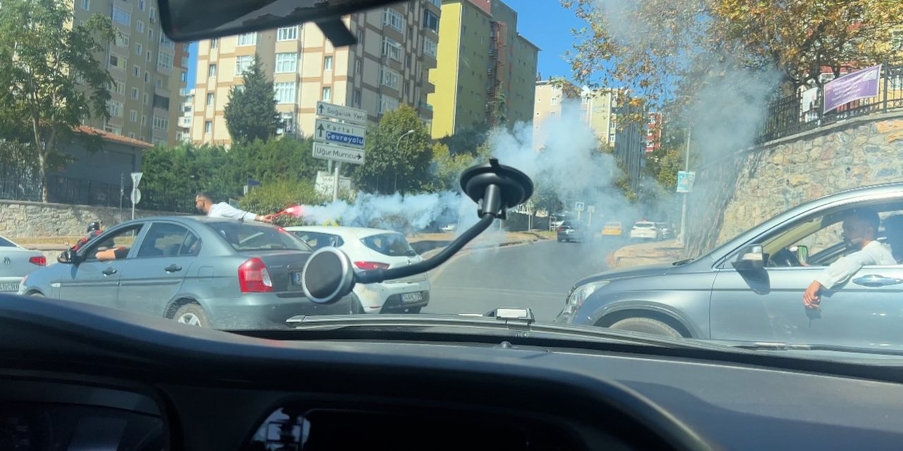 Kartal'da Yolu Kapatan Düğün Konvoyu Trafik Kurallarını Altüst Etti