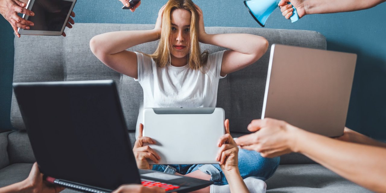 “Dijital Dünyayı Haz Objesine Dönüştürmeyin”