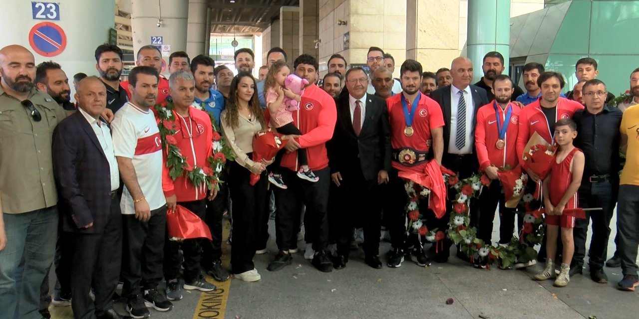 Grekoromen Güreş Milli Takımı'na Ankara'da Coşkulu Karşılama