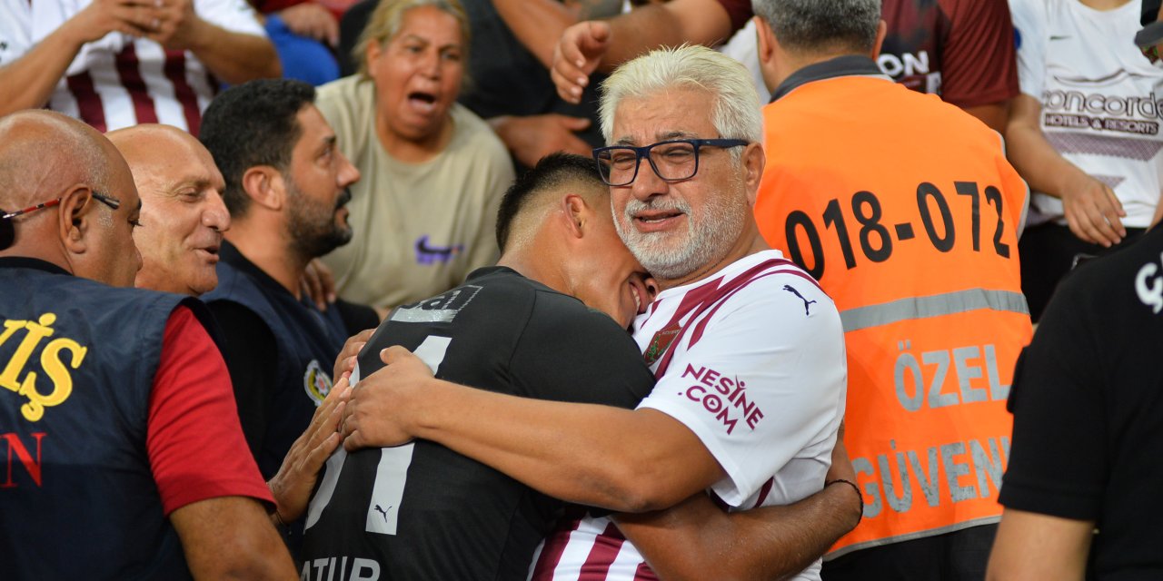 Hataysporlu Oğuzhan Matur, Galibiyeti Babasına Sarılarak Kutladı