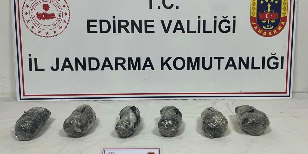 Edirne'de, Bulgaristan Plakalı Otomobilde 3 Kilo Metamfetamin Ele Geçirildi