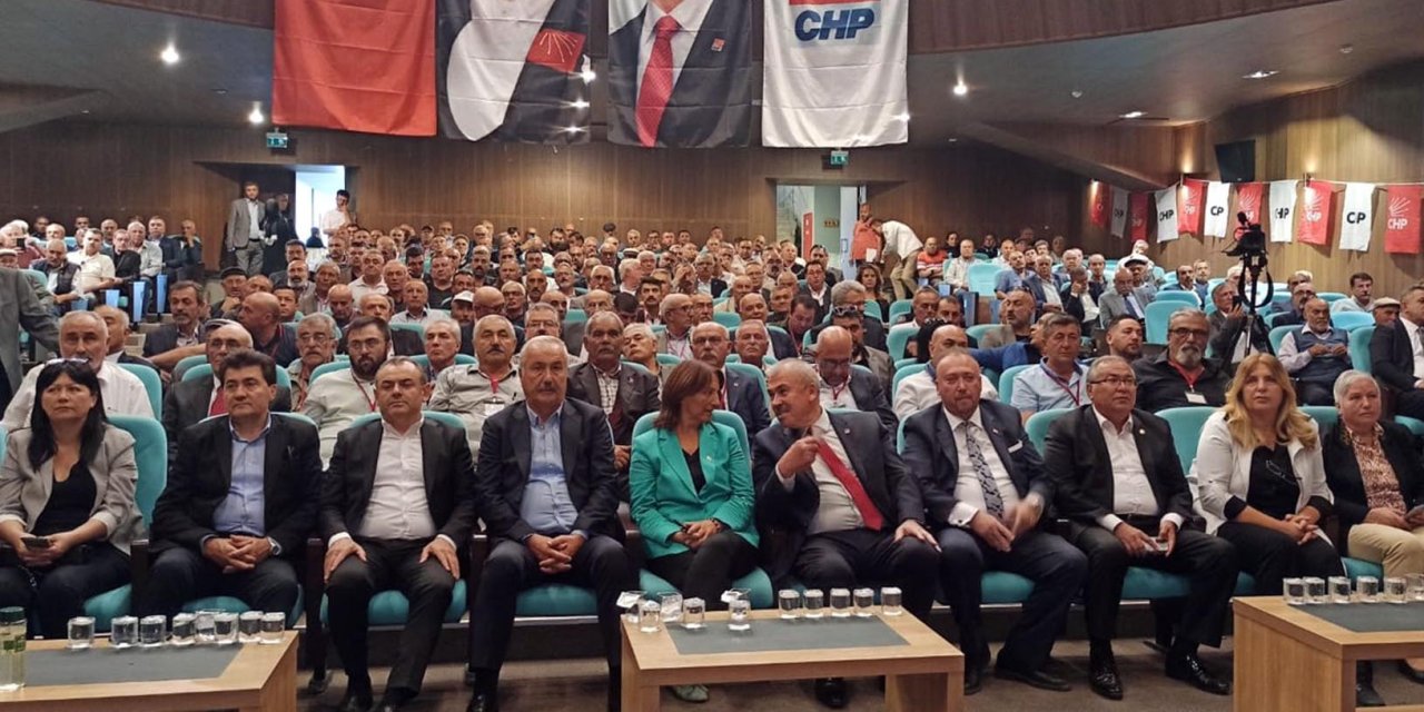 Chp'li Cihaner: Değişimciler Arasında Bir Vekalet Savaşı Veriliyor