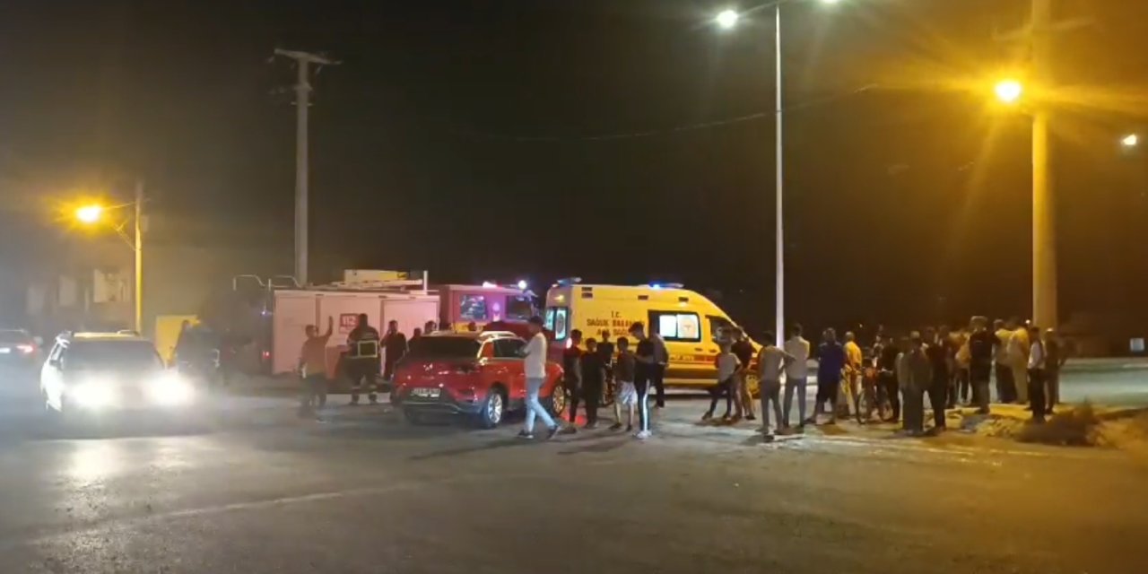 Mardin'de Kamyonet İle Otomobil Çarpıştı: 4 Yaralı