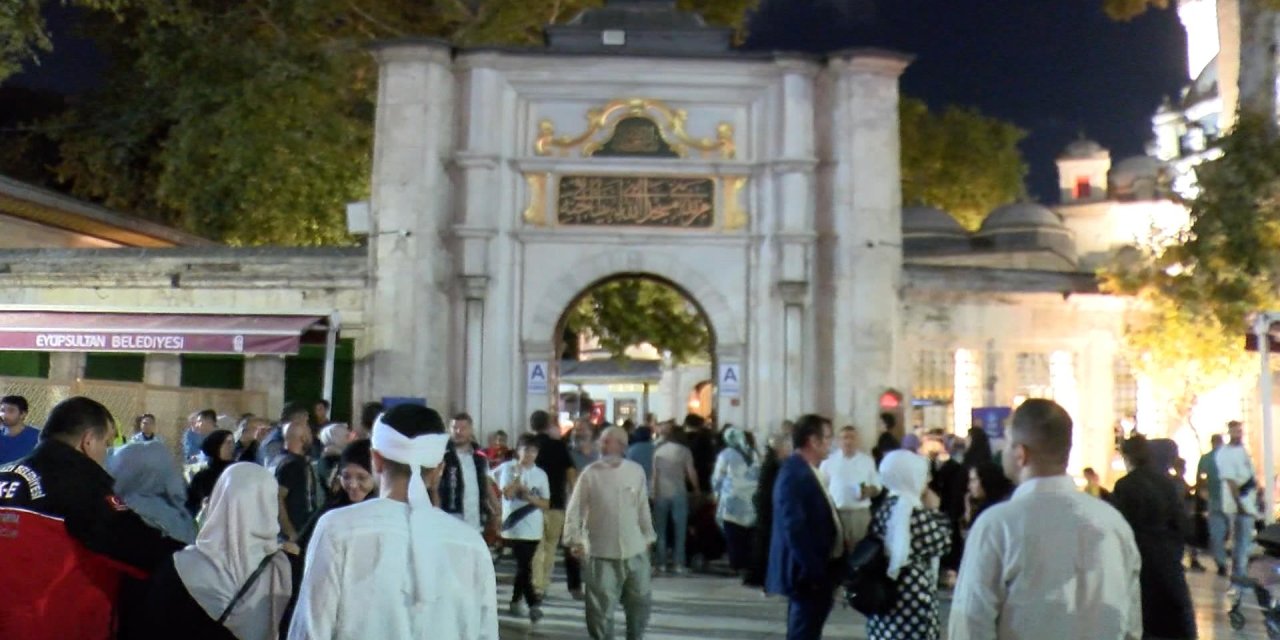 Mevlit Kandili'nde Camilerde Yoğunluk Oluştu