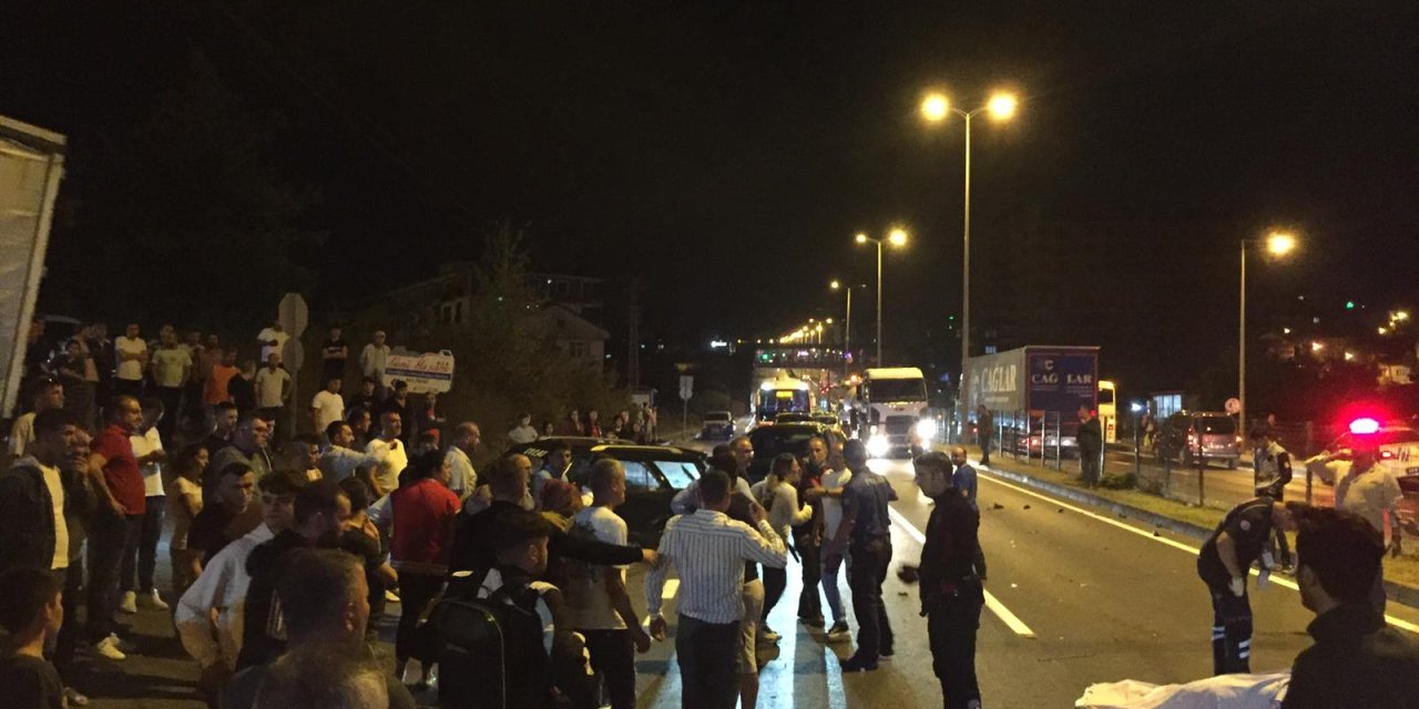 Önce Motosiklet Sonra Otomobilin Çarptığı Kadın Öldü; Şoka Giren Sürücüler Hastaneye Kaldırıldı