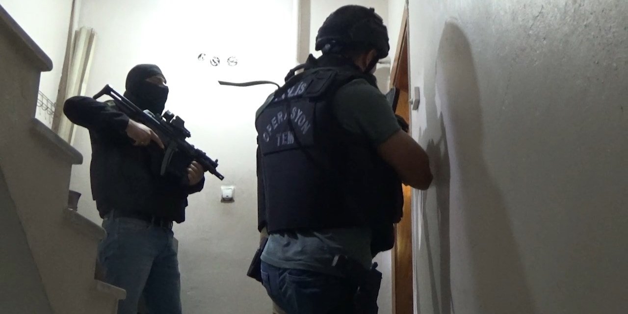 /ek Bilgi Ve Fotoğrafla// İstanbul'da Deaş Operasyonu : 12 Gözaltı