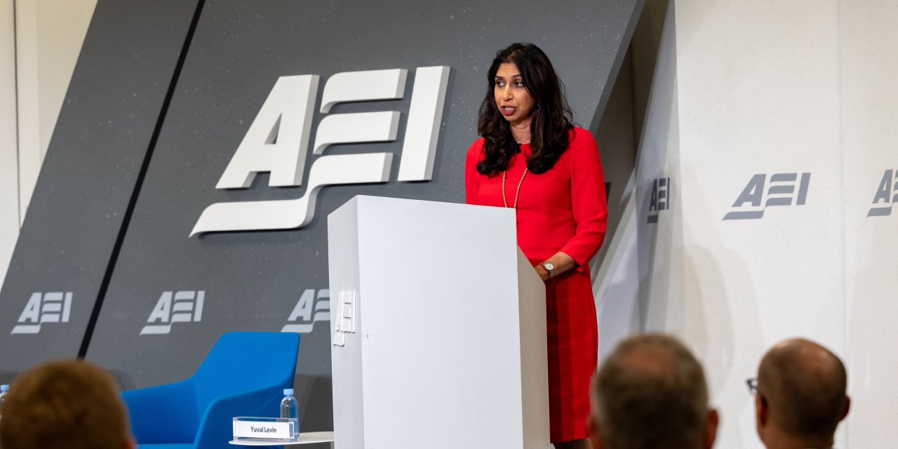 Bm’den İngiliz Bakan’ın Mülteci Sözleşmesi Hakkındaki Açıklamalarına Tepki