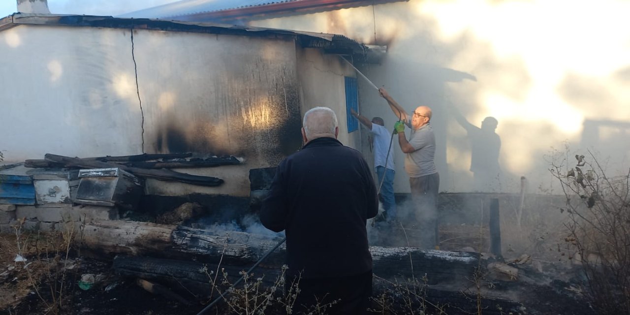 Bahçesindeki Otları Yakmak İsterken Komşusunun Odunluğunu Yaktı
