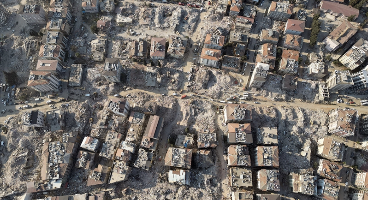 Bakan Kurum: 118 bin binanın yıkık, acil yıkılacak ve ağır hasarlı olduğunun tespitini yaptık