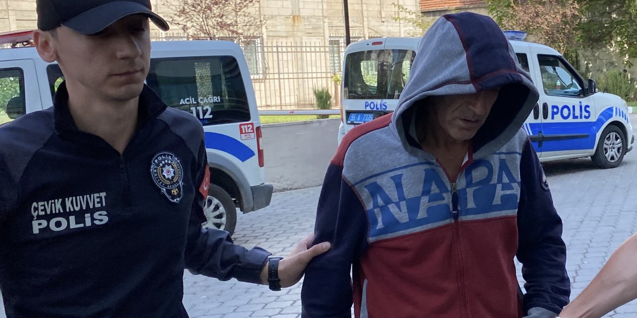 Durdurulan Otobüsteki Turşu Bidonlarında Uyuşturucu Ele Geçirildi