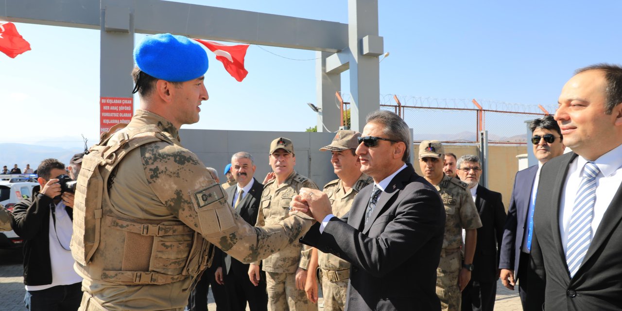 Bitlis'te 130 Komando, Dualarla Zeytin Dalı Harekatı Bölgesine Uğurlandı