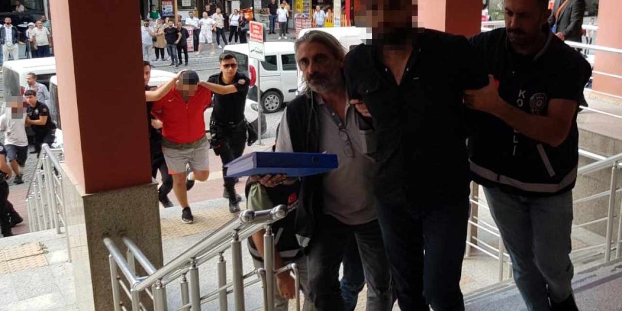 İzmit'te 1 Kişinin Öldüğü Kavgada, 11 Şüpheli Adliyede