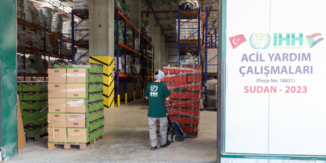 İhh’dan Sudan’a 30 Konteynerlik Yardım Malzemesi