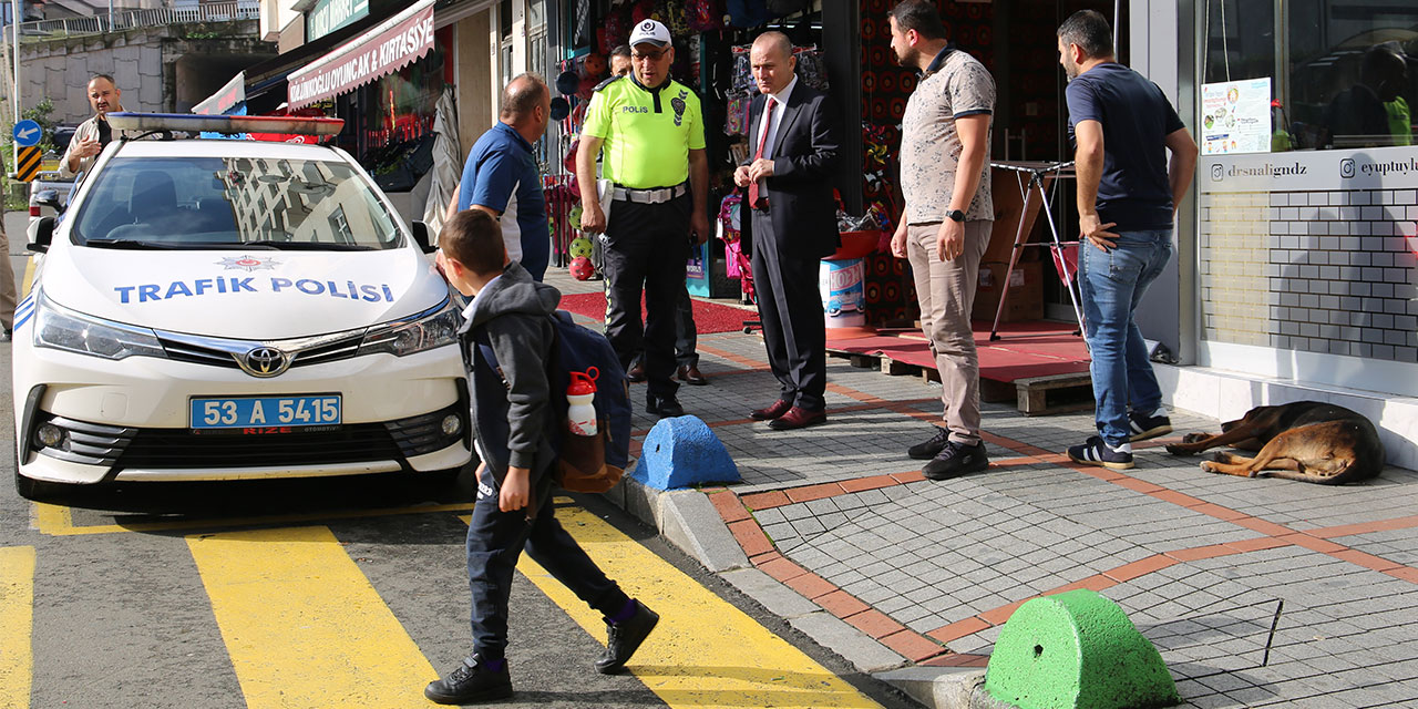 Rize Emniyet Müdürü Türesin okullar bölgesinde denetlemede bulundu, esnaflarla görüştü