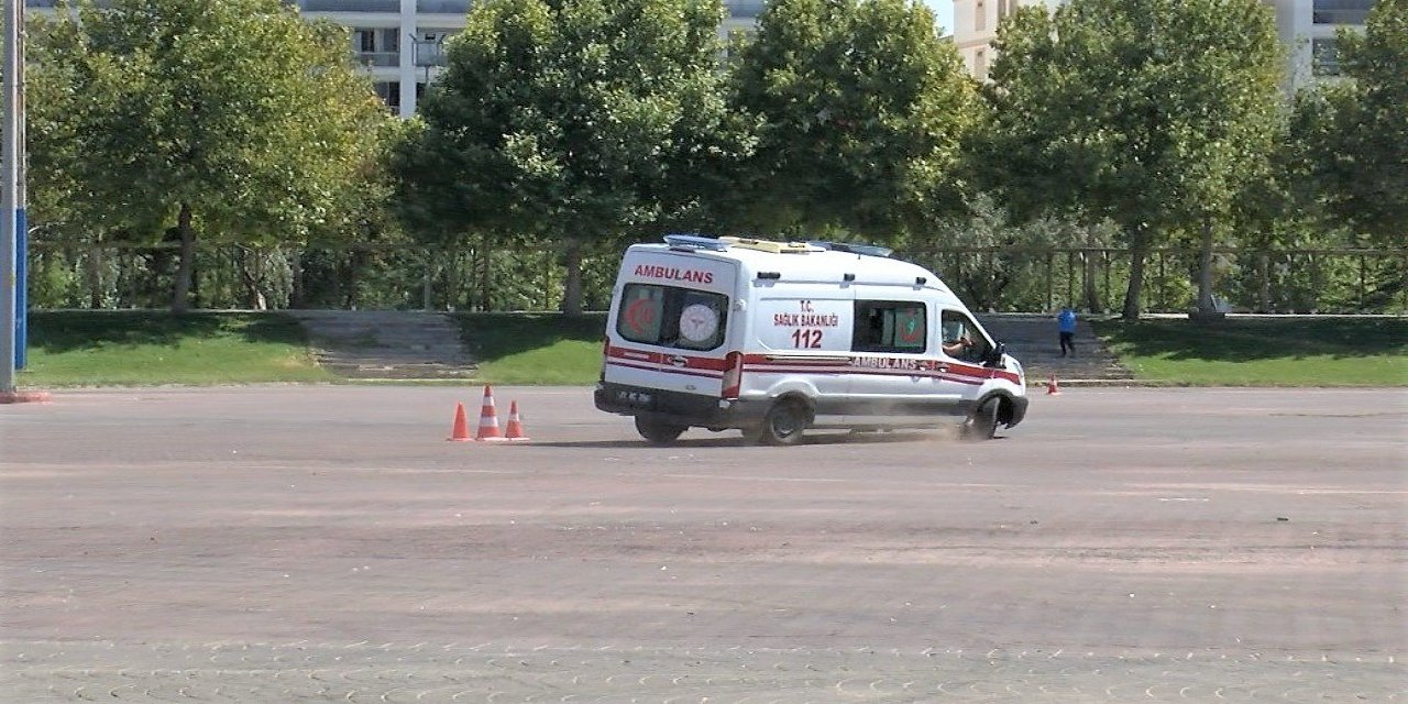 Güncellenen Eğitimle Ambulans Sürücüleri, Vakalara Hem Hızlı Hem Daha Güvenli Ulaşacak