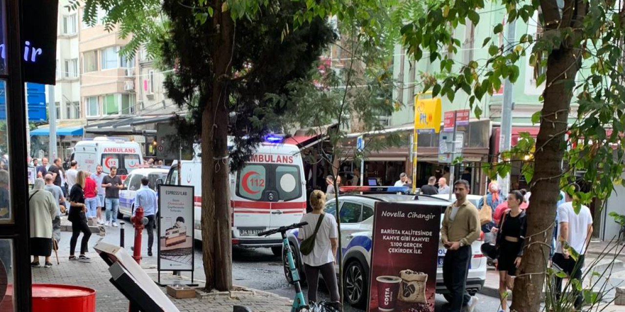 Cihangir'de Ünlü Oyuncunun Kafesinde Silahlı Saldırı: 3 Yaralı
