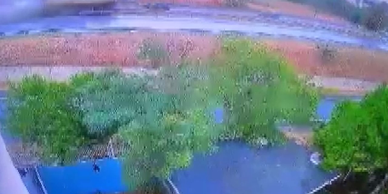 Büyükçekmece D-100 Karayolunda Hafriyat Kamyonu Kaza Yaptı