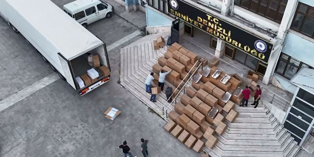Denizli'de Tır'da 4 Milyon 310 Bin Sarılmış Kaçak Sigara Ele Geçirildi
